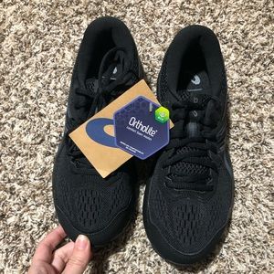 New Asics Gel-Contoured 7 Running Shoes